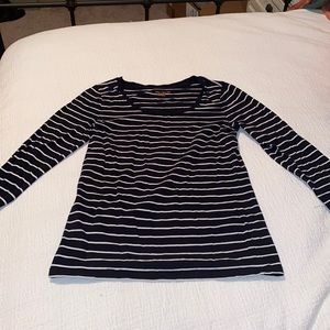 Black and white striped three-quarter inch shirt